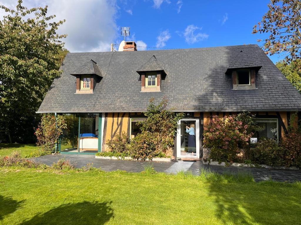 Jolie Maison Normande Au Calme Foulbec Exterior photo